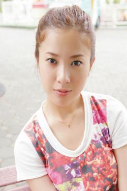 穿成病弱女配后我出道了